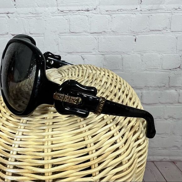 FENDI Buckle Tinted Sunglasses Guc - Picture 15 of 17